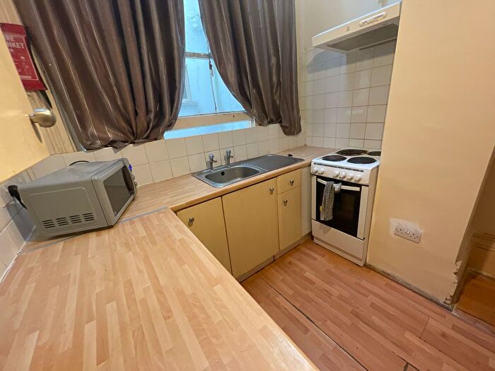 1 Bedroom Property To Rent In Oriental Place, Brighton, BN1