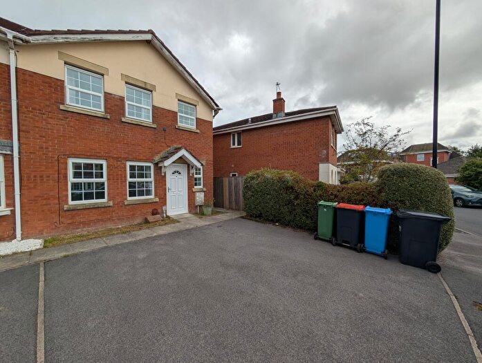 3 Bedroom Mews To Rent In Poulton Gardens, Poulton-le-fylde, Lancashire, FY6