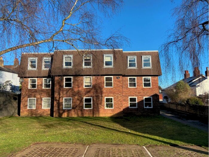 1 Bedroom Flat To Rent In Quakers Hall Lane, Sevenoaks, Kent, TN13