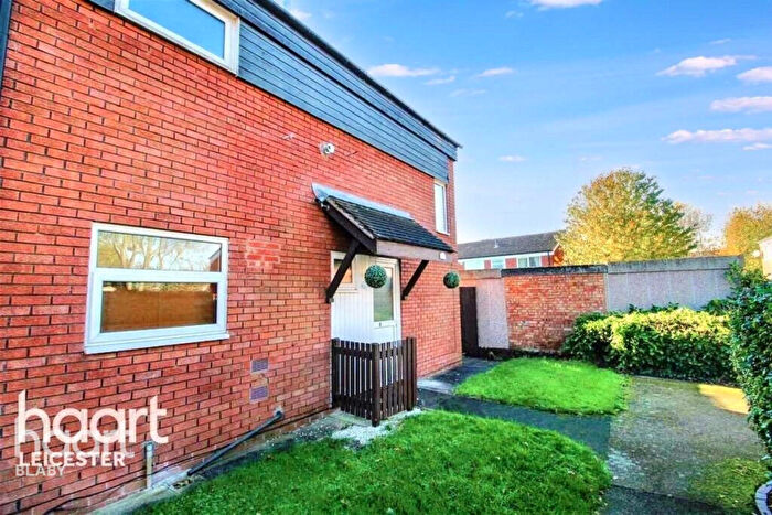 3 Bedroom End Of Terrace House For Sale In Henray Avenue, Leicester, LE2