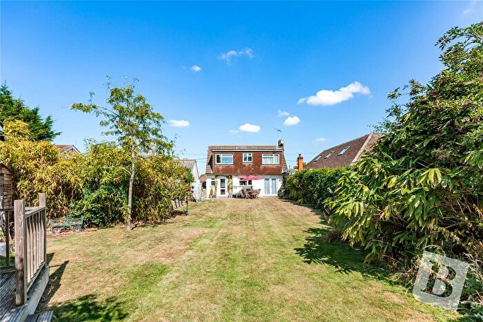 3 Bedroom Detached House For Sale In Orchard Lane, Pilgrims Hatch, Brentwood, Essex, CM15
