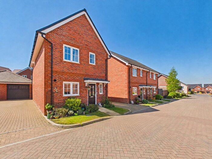 3 Bedroom Detached House For Sale In Moor Close, Chinnor, Oxfordshire, OX39