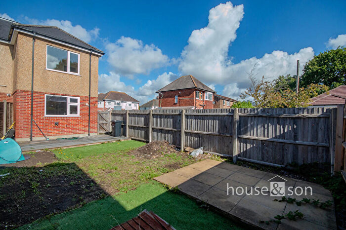 2 Bedroom Semi-Detached House For Sale In Horsham Avenue, Bournemouth, BH10