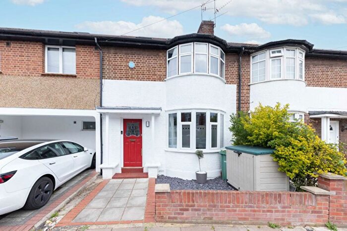 3 Bedroom Property To Rent In Cowper Road, Hanwell, W7