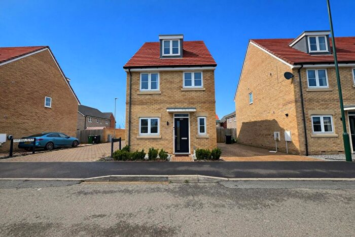 4 Bedroom Detached House For Sale In Four Chimneys Crescent, Hampton Heights, Peterborough, PE7