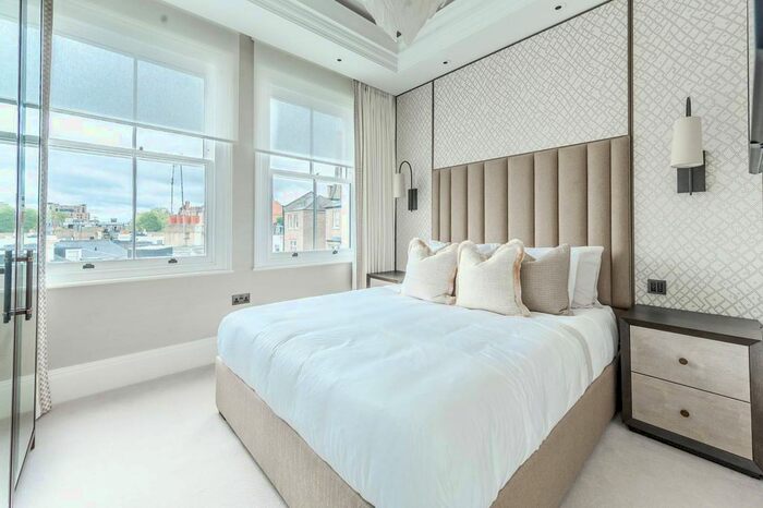 2 Bedroom Flat To Rent In Prince Of Wales Terrace, High Street Kensington, London, W8