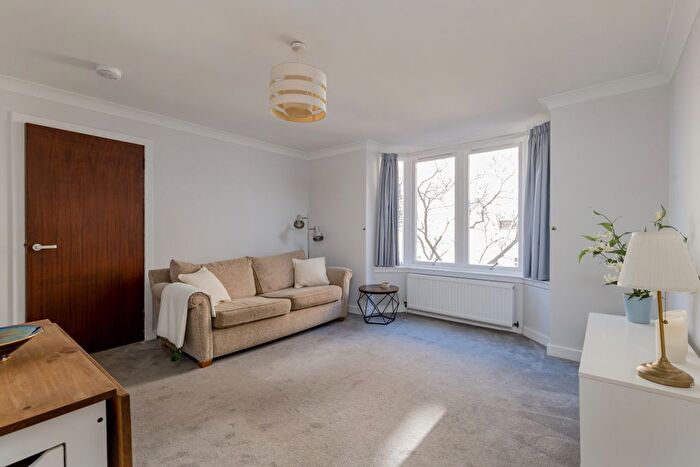 1 Bedroom Flat For Sale In / Atholl Crescent Lane, Edinburgh, EH3