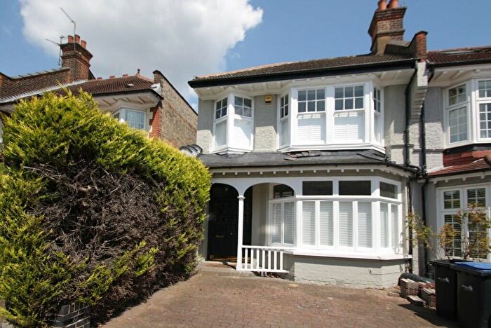 3 Bedroom Semi Detached House To Rent In Woodberry Avenue, Winchmore Hill, N21