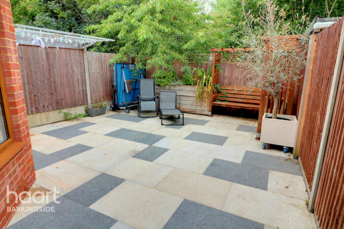 3 Bedroom Terraced House For Sale In Copper Beech Close, Clayhall, IG5