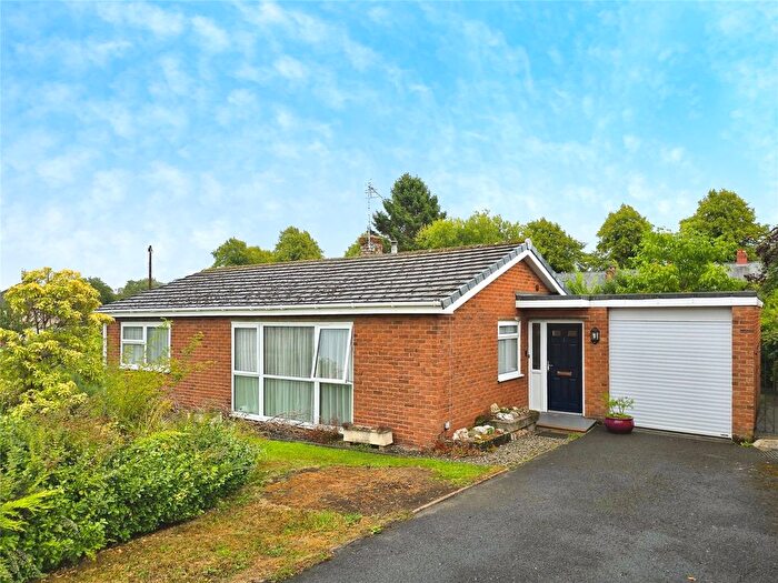 2 Bedroom Bungalow For Sale In Llanforda Rise, Oswestry, Shropshire, SY11