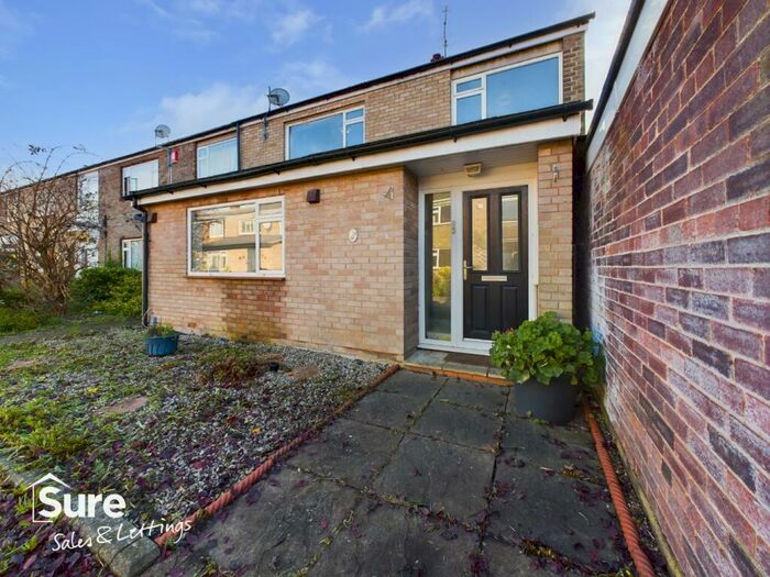 5 Bedroom Semi-Detached House To Rent In Martian Avenue, Hemel Hempstead, Hertfordshire, HP2