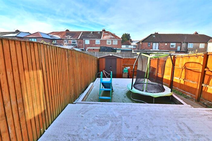 3 Bedroom Town House For Sale In Adamson Close, Latchford, Warrington, WA4