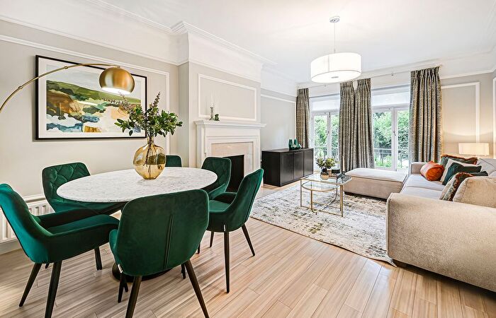 2 Bedroom Flat To Rent In St Georges Court, Gloucester Road, London, SW7