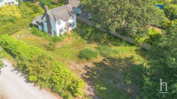 3 Bedroom Detached House For Sale In Farr Hall Drive, Lower Heswall, CH60