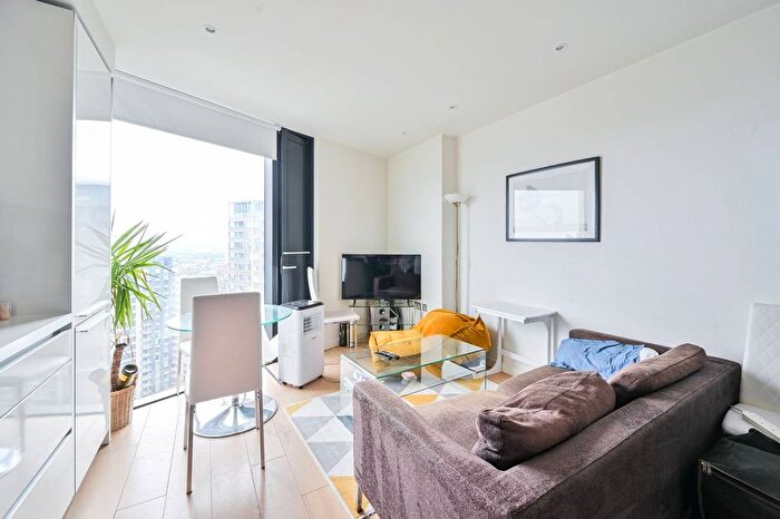 Studio To Rent In Walworth Road, Elephant And Castle, London, SE1