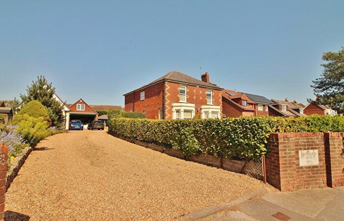 4 Bedroom Detached House For Sale In Main Road, Southbourne, PO10