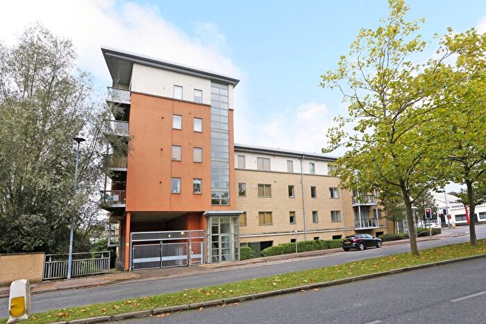 2 Bedroom Flat To Rent In Ryemead Boulevard, High Wycombe, HP11