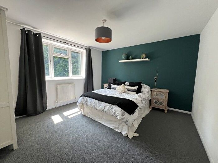 2 Bedroom Flat To Rent In Virginia Water, Surrey, GU25