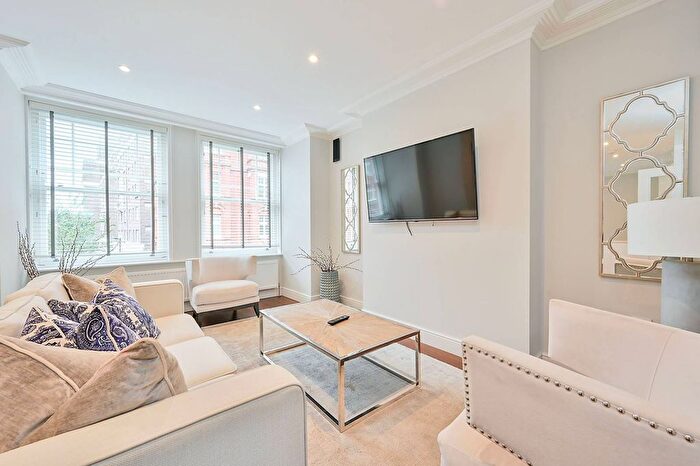 2 Bedroom Flat To Rent In Hamlet Gardens, Ravenscourt Park, London, W6