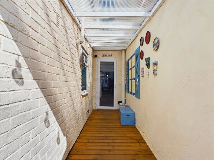 3 Bedroom Terraced House For Sale In Linden Road, Gloucester, Gloucestershire, GL1