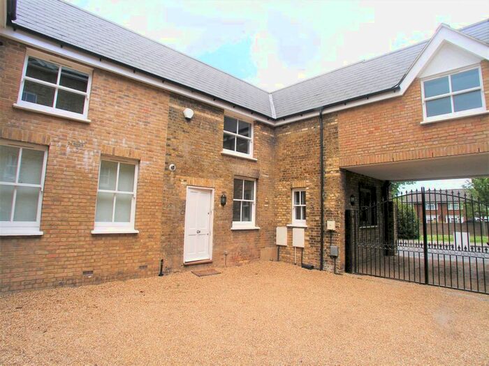 4 Bedroom Semi-Detached House To Rent In Beulah Hill, Crystal Palace, SE19