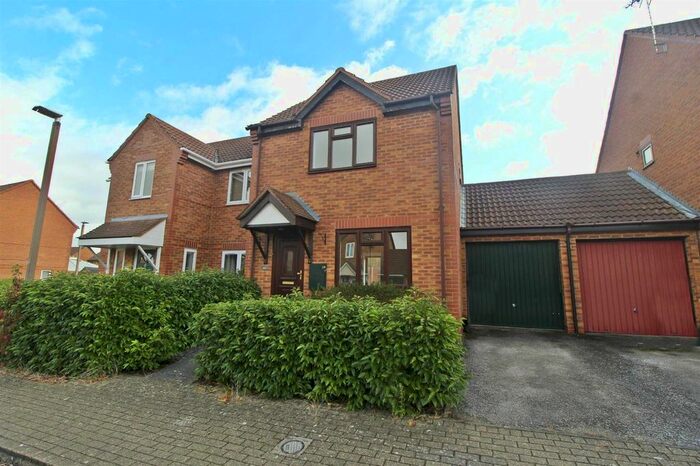 3 Bedroom Semi-Detached House To Rent In Champflower, Furzton, Milton Keynes, MK4