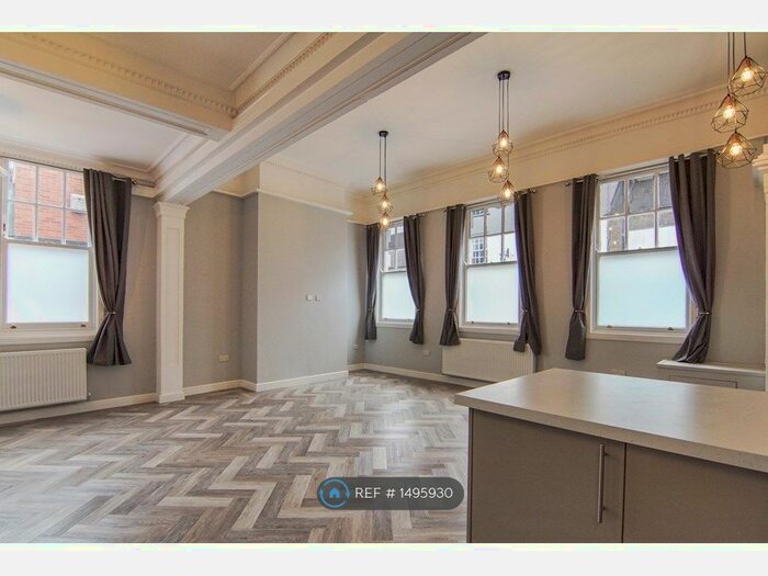 2 Bedroom Flat To Rent In High Street, Coleshill, B46