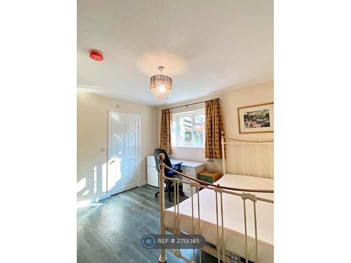 5 Bedroom Semi Detached House To Rent In Mayfield Road, Southampton, SO17