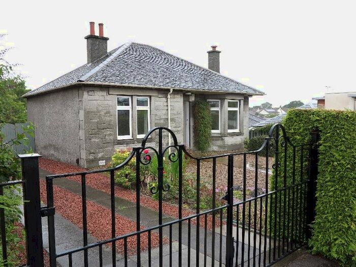 2 Bedroom Bungalow To Rent In Carfrae Park, Blackhall, Edinburgh, EH4