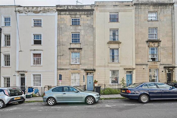 1 Bedroom Flat For Sale In Meridian Place, Clifton, BS8