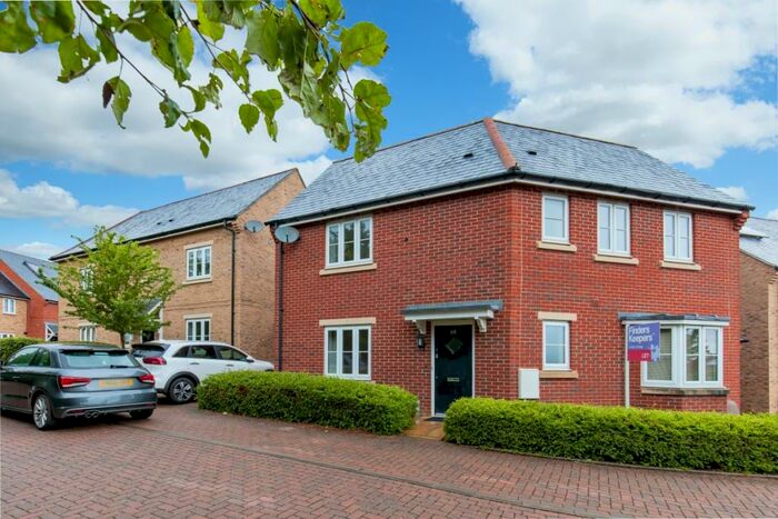 3 Bedroom House To Rent In Aldous Drive, Bloxham, OX15