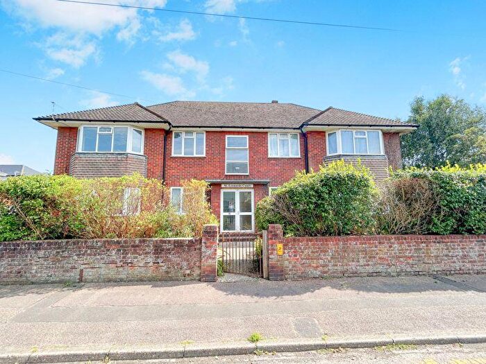 2 Bedroom Apartment For Sale In St Leonards Road, Charminster, BH8