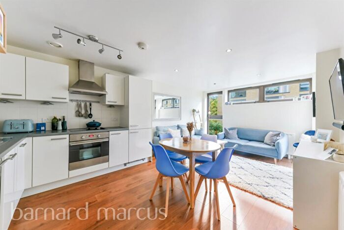 2 Bedroom Apartment For Sale In Petergate, London, SW11