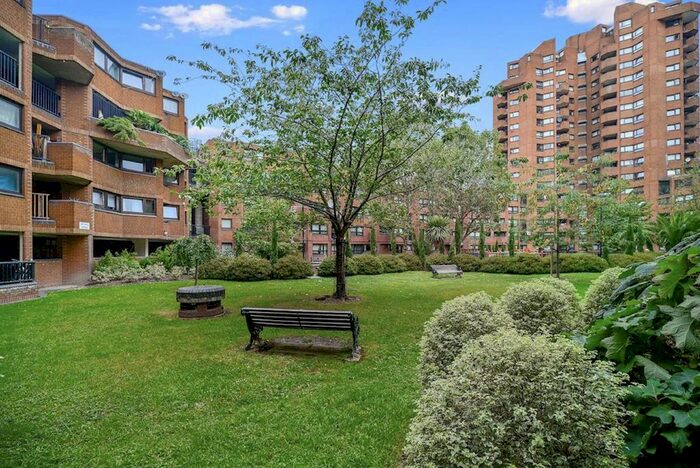 3 Bedroom Flat To Rent In Blantyre Walk, Worlds End Estate, London SW10