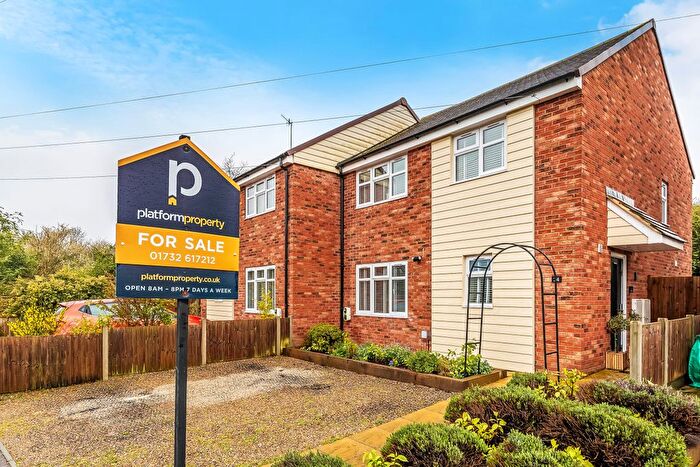 3 Bedroom Semi-Detached House For Sale In Skeynes Road, Edenbridge, Kent, TN8