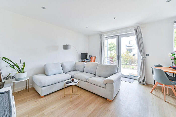1 Bedroom Flat For Sale In Stanley Lodge, Osborne Road, Thornton Heath, CR7