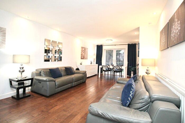 4 Bedroom Detached House For Sale In Solway Road Bishopbriggs, G64