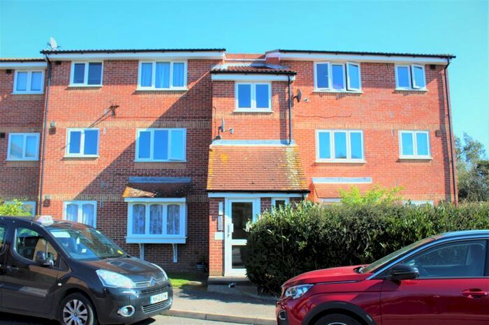 1 Bedroom Flat To Rent In Lesney Gardens, Rochford, SS4