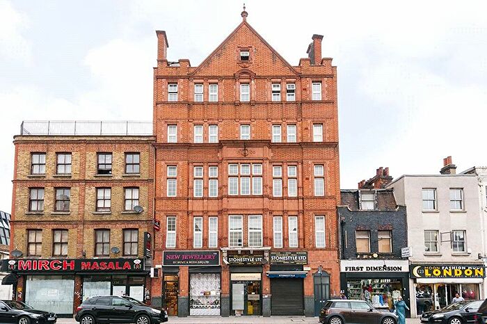 2 Bedroom Apartment To Rent In Commercial Road, Whitechapel, London, E1