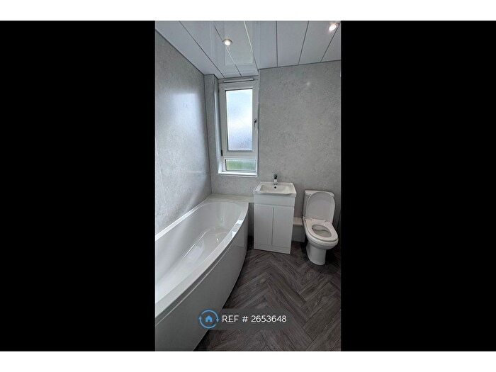 3 Bedroom Flat To Rent In Loch Road, Chapelhall, Airdrie, ML6