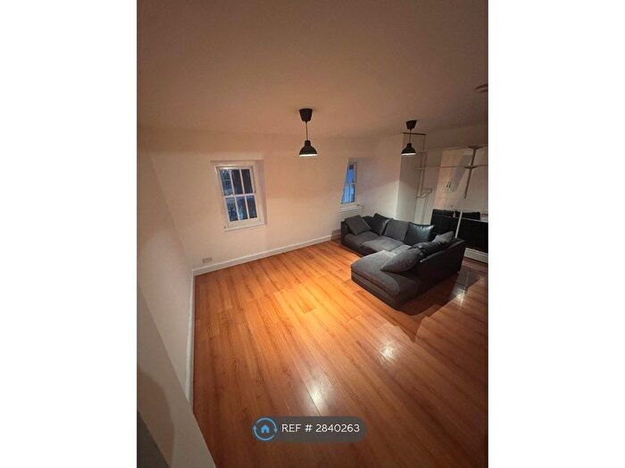 1 Bedroom Flat To Rent In Camden Road, London, NW1