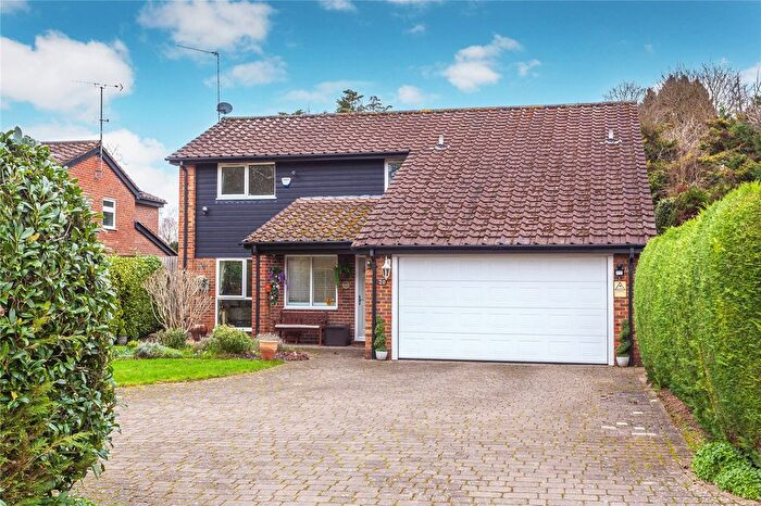 4 Bedroom Detached House For Sale In Bayliss Road, Wargrave, Berkshire, RG10