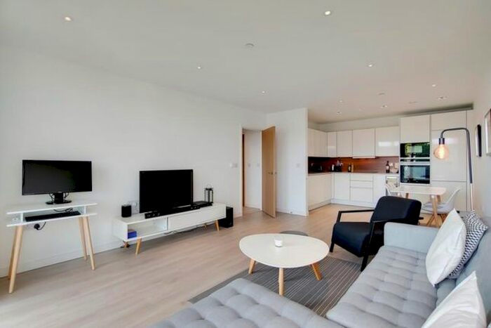2 Bedroom Flat For Sale In Devan Grove, London, N4