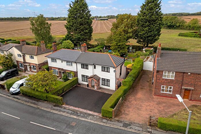 3 Bedroom Semi-Detached House For Sale In Mill Lane, Widnes, WA8