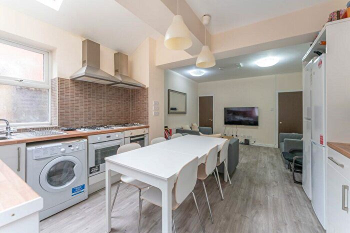 6 Bedroom Terraced House To Rent In Hubert Road, Selly Oak, Birmingham, B29