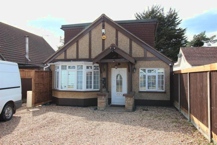 2 Bedroom Bungalow To Rent In Harlington Road, Uxbridge, Middlesex, UB8