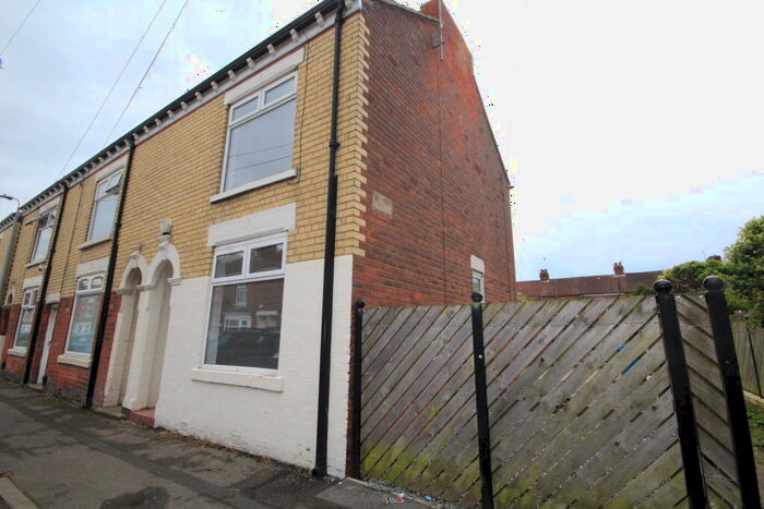 3 Bedroom End Of Terrace House To Rent In Estcourt St, Hull, HU9