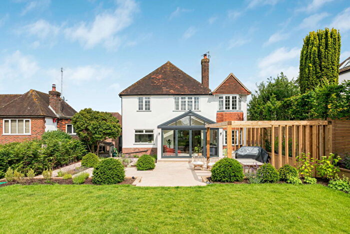 5 Bedroom Detached House For Sale In Irwin Road, Guildford, GU2