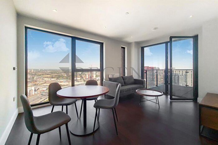 2 Bedroom Apartment To Rent In Avalon Point, Silvocea Way, E14