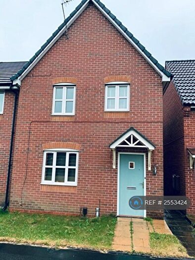 3 Bedroom Semi-Detached House To Rent In Mona Road, Chadderton, Oldham, OL9
